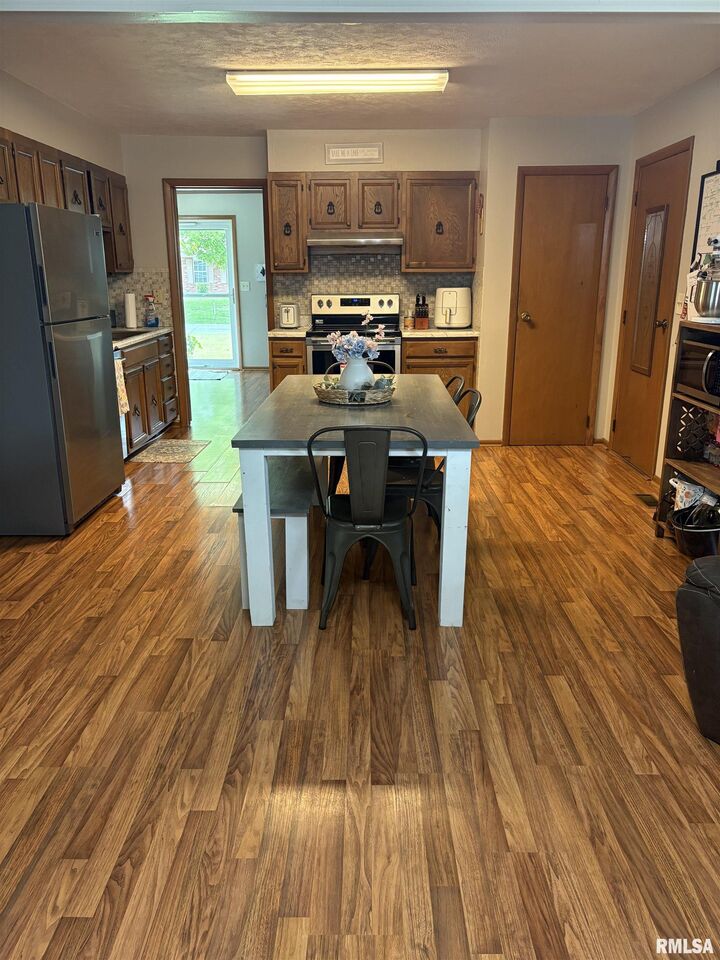 Property Photo:  706 E Terrace Drive  IL 62832 