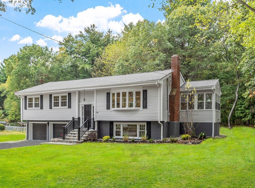 Property Photo:  39 West St  MA 01887 