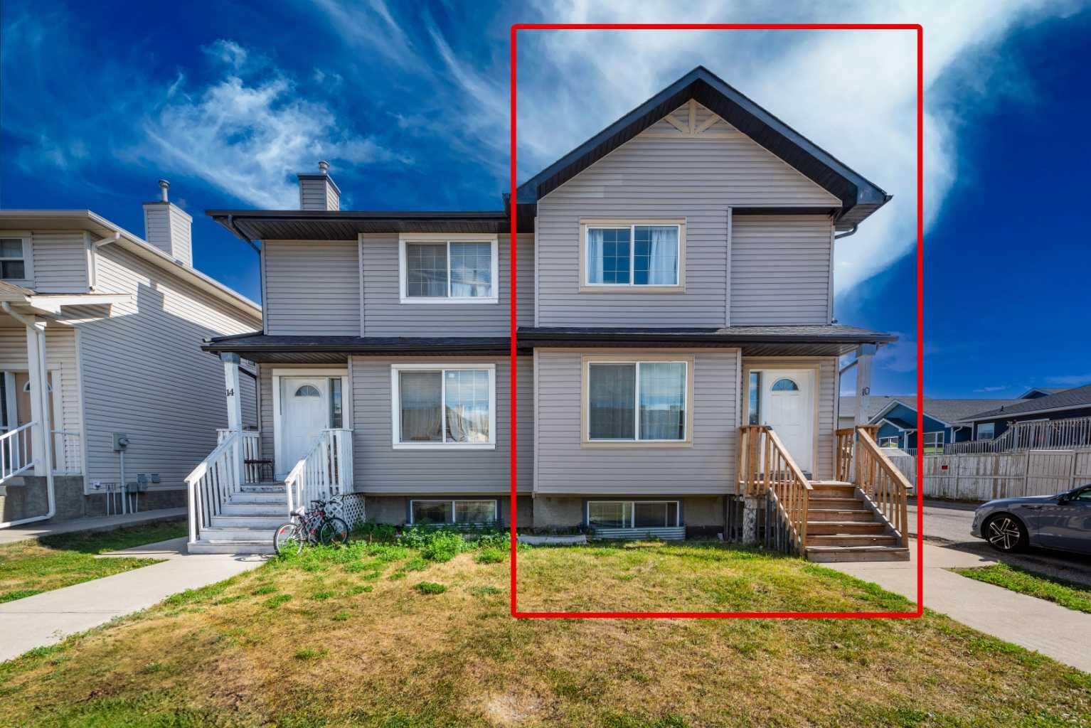 Property Photo: 10 Tarawood Lane NE AB T3J 4S9