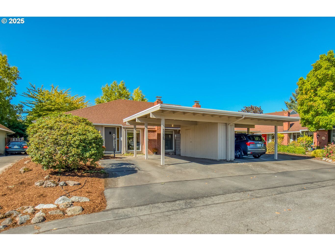 Property Photo:  5375 SW Barclay Ct  OR 97005 