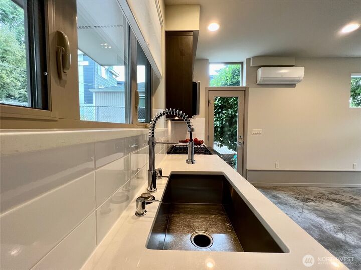 Property Photo:  5008  Fauntleroy Way SW B  WA 98136 
