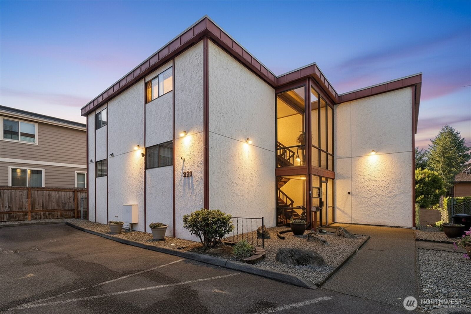 Property Photo:  221 SW 154th Street 8  WA 98166 