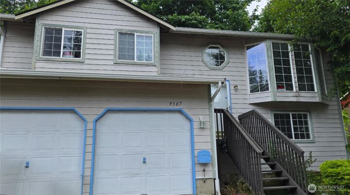 Property Photo:  9507 NE 28th Street  WA 98258 