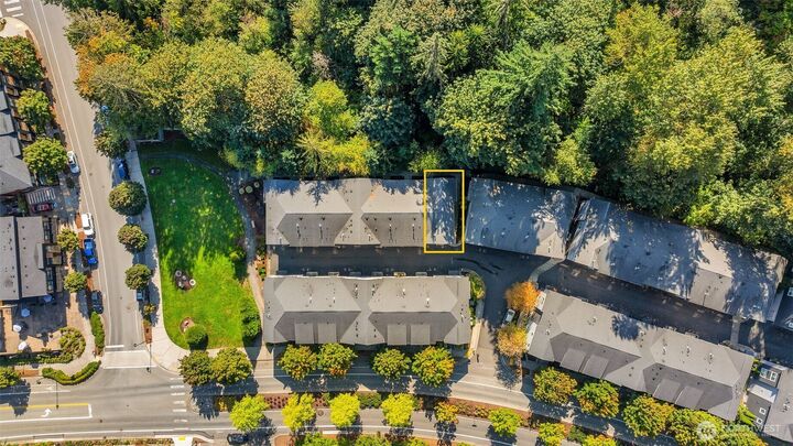 Property Photo:  2131 NW Moraine Place  WA 98027 