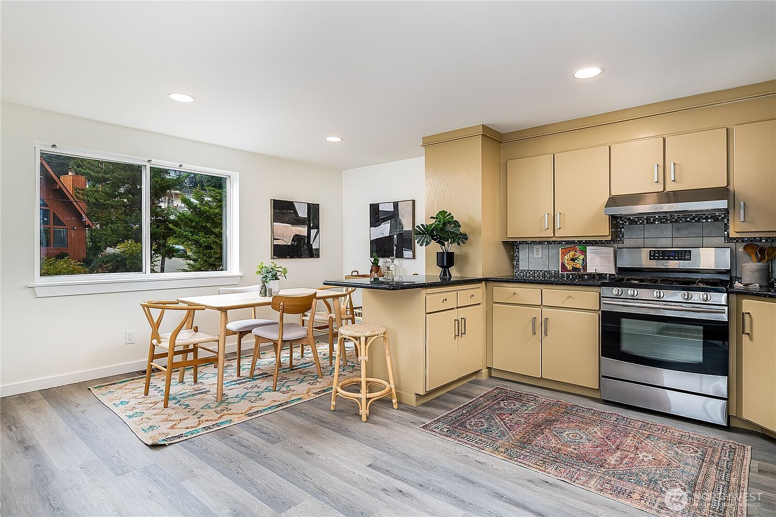 Property Photo:  1701 S Atlantic Street B  WA 98144 
