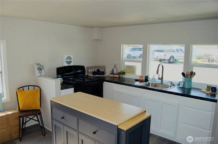 Property Photo: 1320 N Oak Harbor Street 162 WA 98277