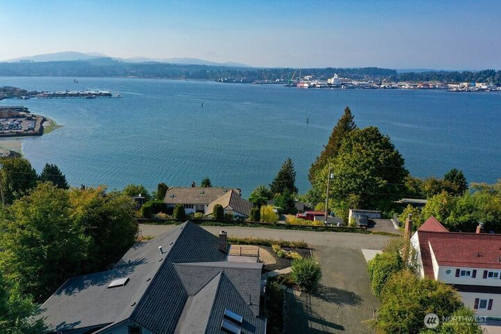 Property Photo:  343  Farragut Avenue N  WA 98366 