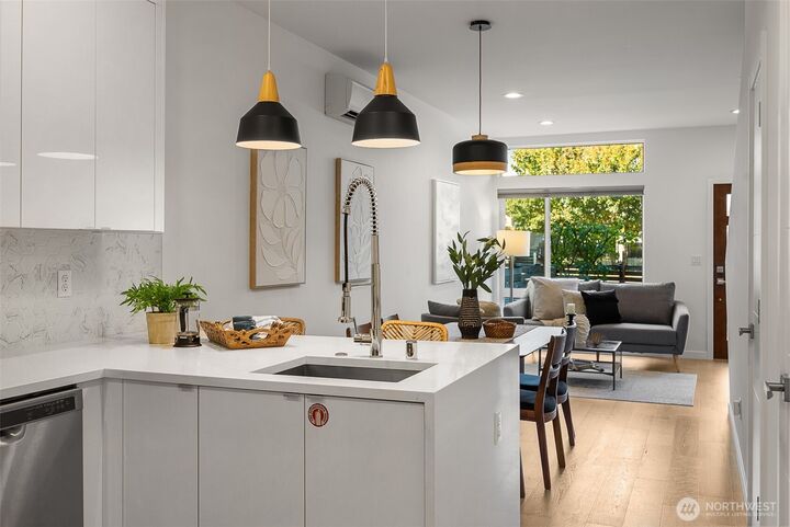 Property Photo:  5910  Fauntleroy Way SW  WA 98136 