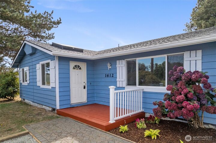 Property Photo:  1612  Cooks Hill Road  WA 98531 