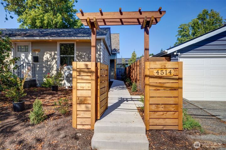 Property Photo:  4514 S Dawson Street  WA 98118 