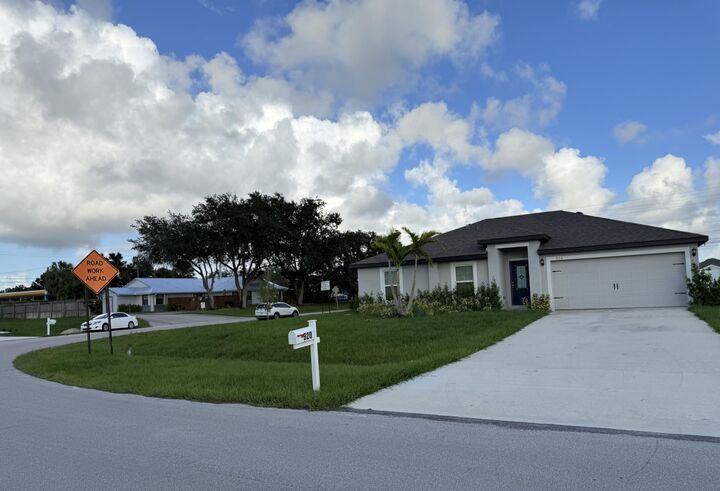 Property Photo: 920 SW Castaneda Lane SW FL 34953