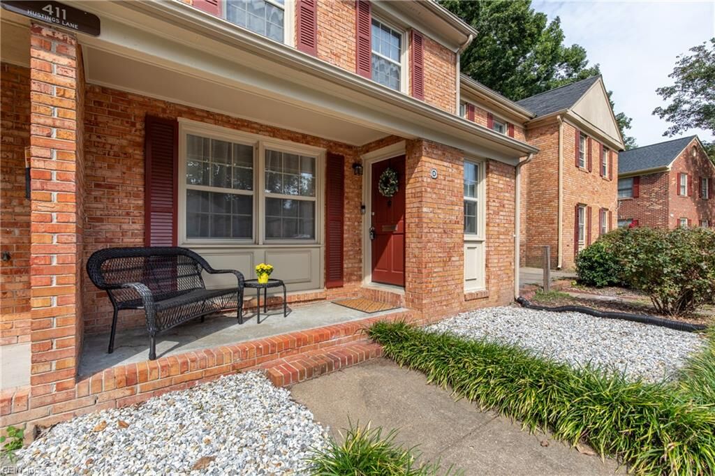 Property Photo:  411 Hustings Ln D  VA 23608 
