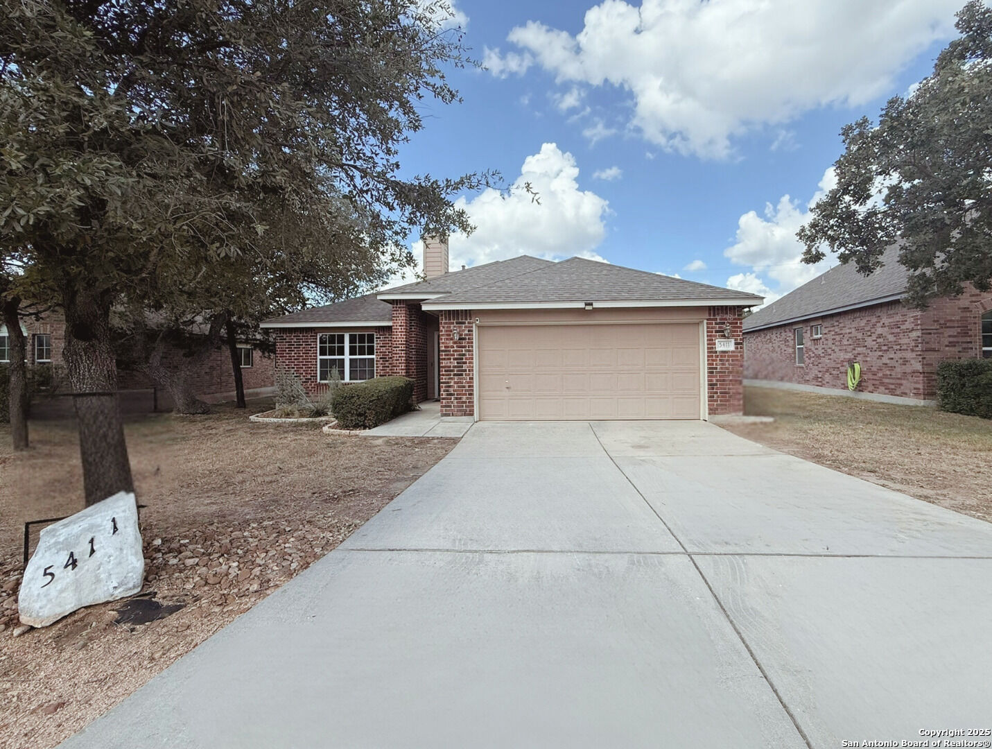 Property Photo: 5411 Southern Oaks TX 78261