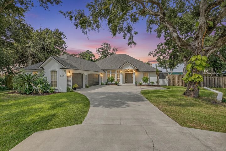 Property Photo:  240 Bluebird Ln  FL 32080