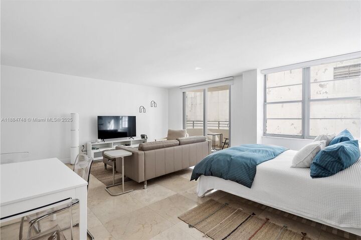 Property Photo:  5555 Collins Ave 5P  FL 33140 