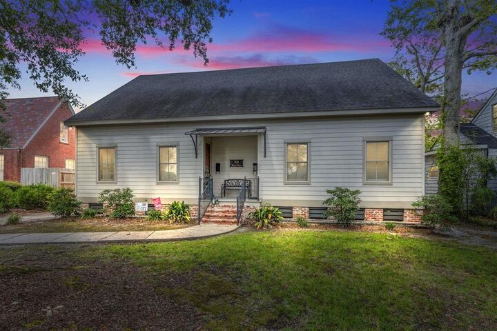 Property Photo:  707 Division Street B  LA 70601 