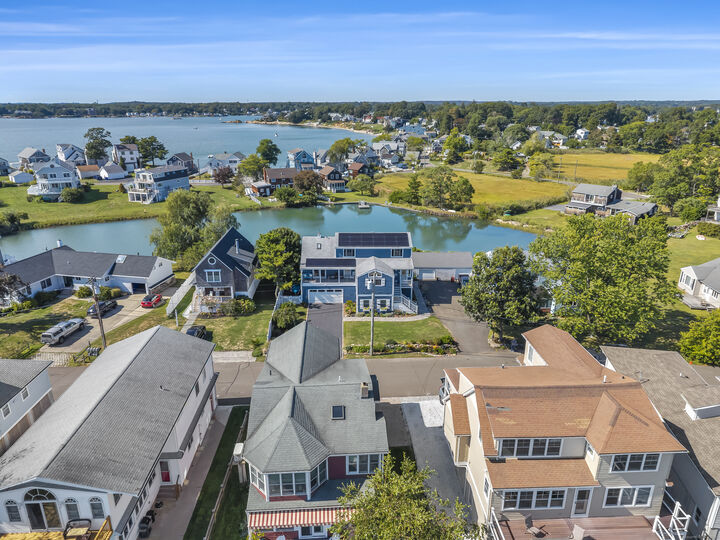 Property Photo:  15 Summer Island Point  CT 06405 
