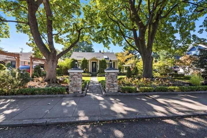 Property Photo:  904 E 31st Ave  WA 99203 