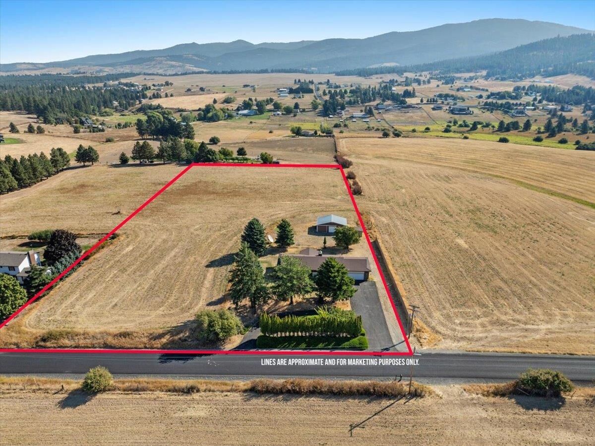 Property Photo:  5621 S Conklin Rd  WA 99016 