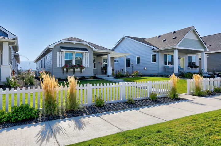 Property Photo:  2396 N Clive Ln  WA 99019 