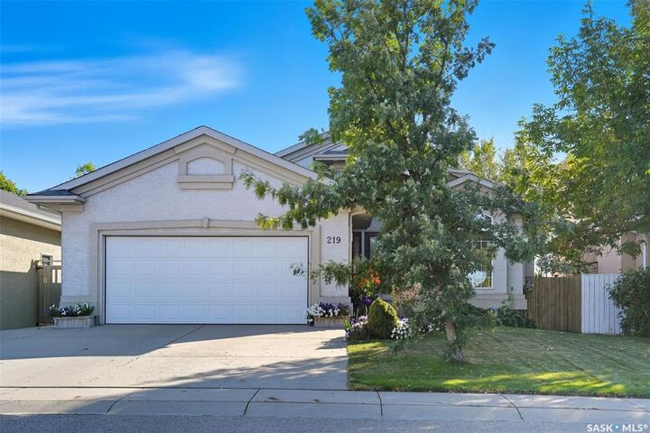 Property Photo:  219 Brookhurst Crescent  SK S7V 1C5 