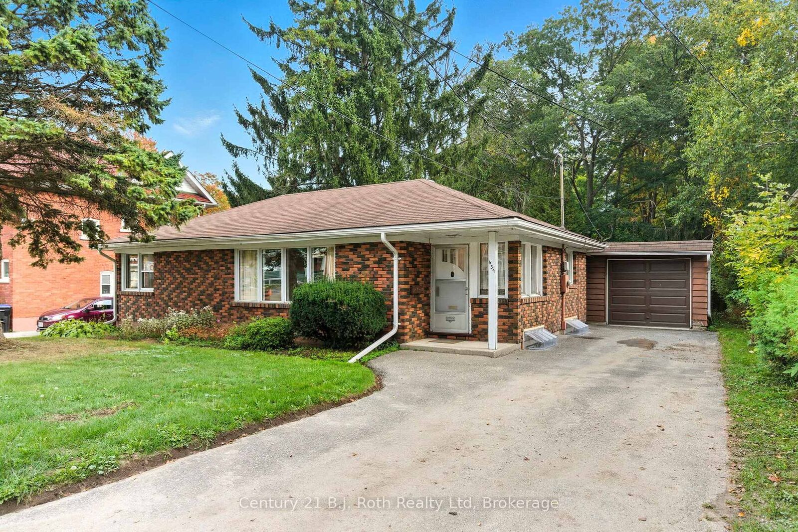 Property Photo:  639 Yonge Street  ON L4R 2E1 