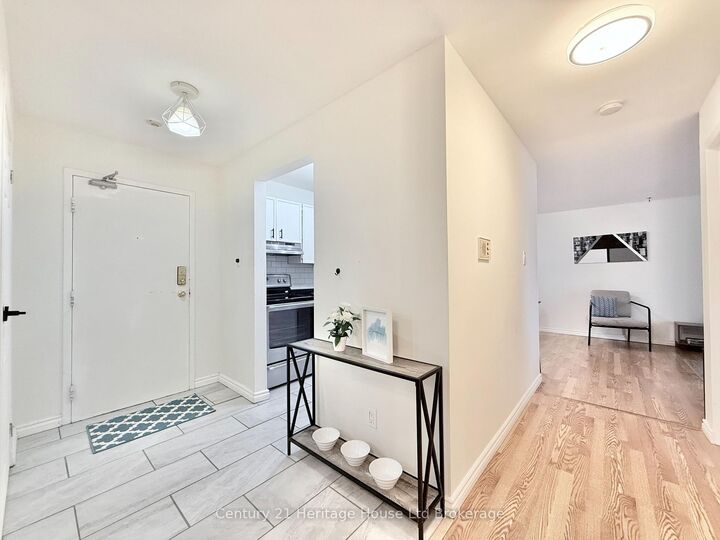 Photo de la propriété:  737 Deveron Crescent 217  ON N5Z 4X9 