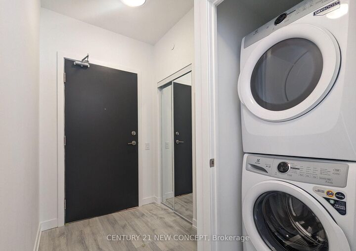 Photo de la propriété:  7 Golden Lion Heights 2905  ON M2M 0C1 