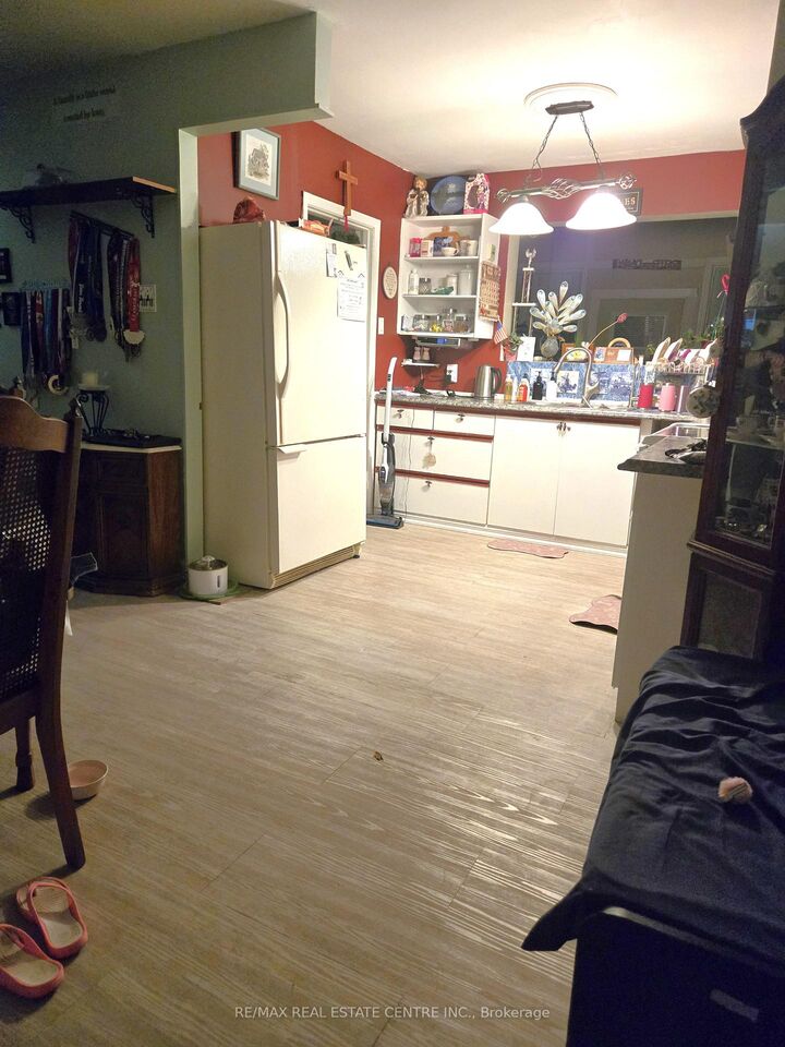 Photo de la propriété: 61 Cook Street ON L7J 1Z5