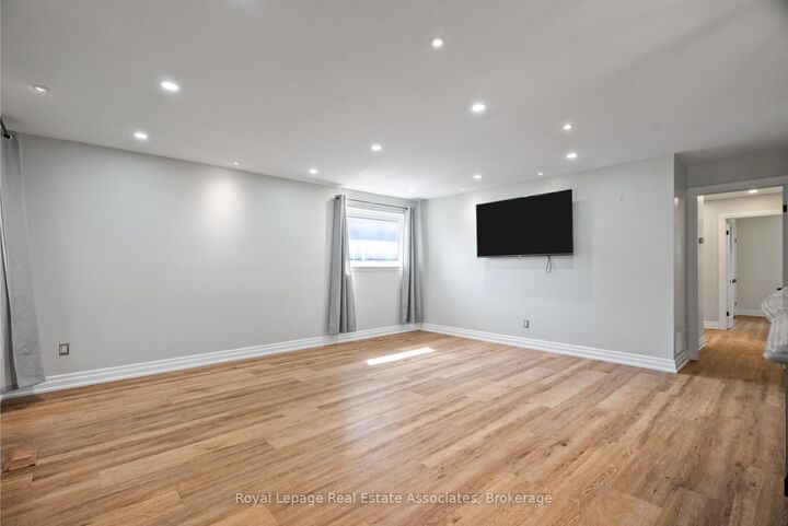 Photo de la propriété: 168 Tidey Avenue ON L7J 1V6