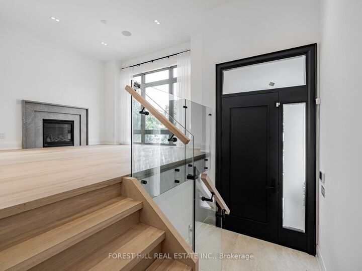 Photo de la propriété:  171 Elmwood Avenue  ON M2N 3M3 