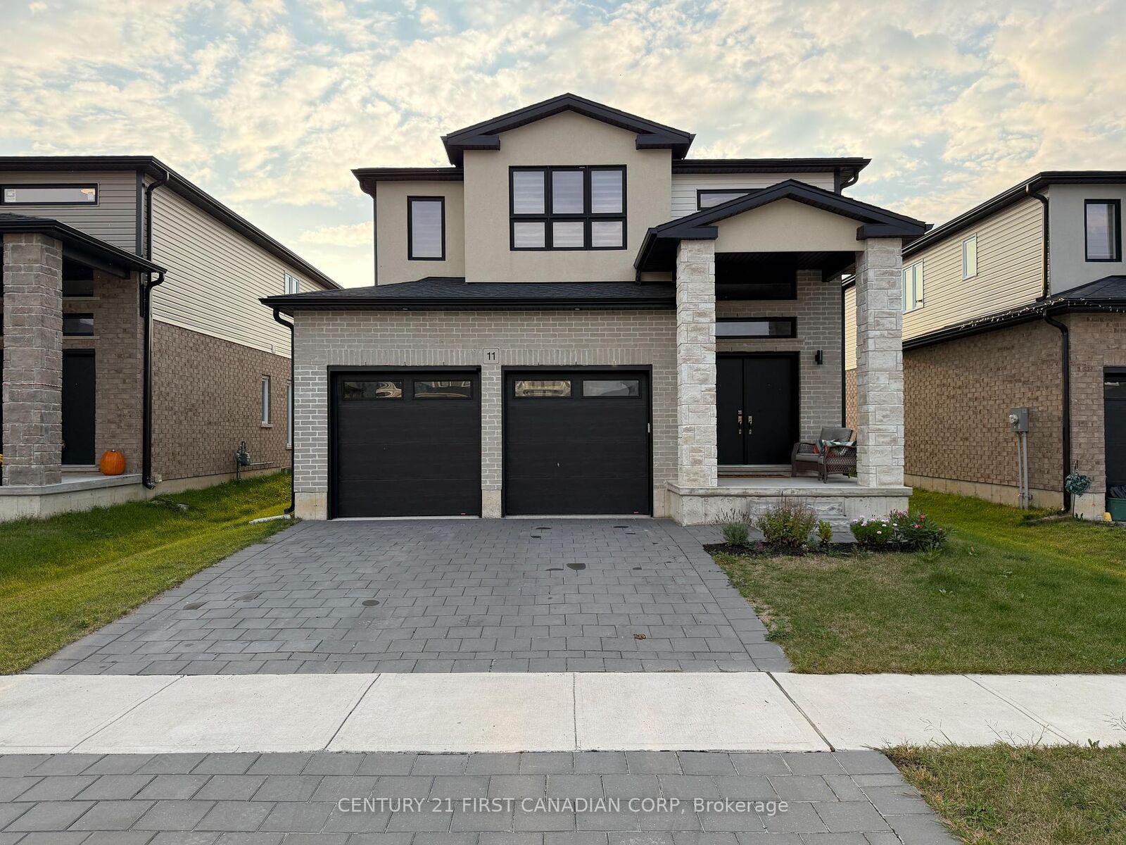 Property Photo:  11 Triebner Street  ON N0M 1S2 
