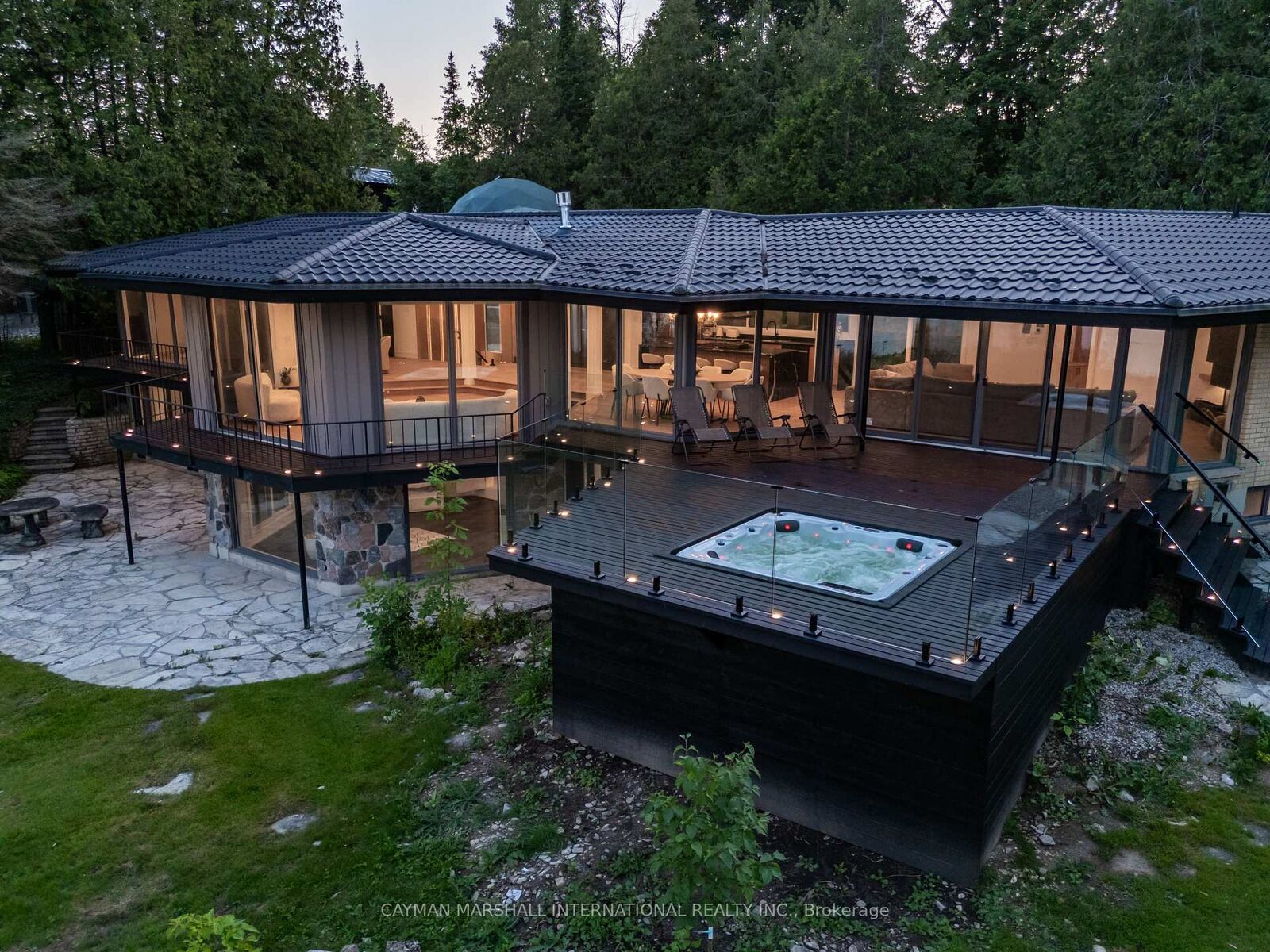Property Photo:  285 Balmy Beach Road  ON N4K 5N4 