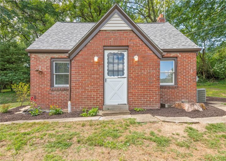 Property Photo:  215 Brookside Blvd  PA 15241