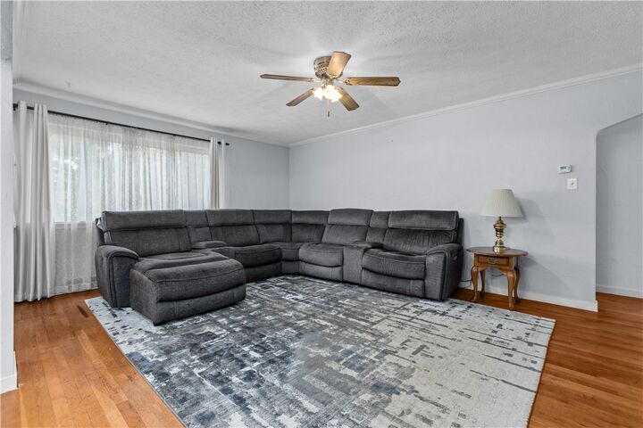 Property Photo: 731 Clifton Rd PA 15102