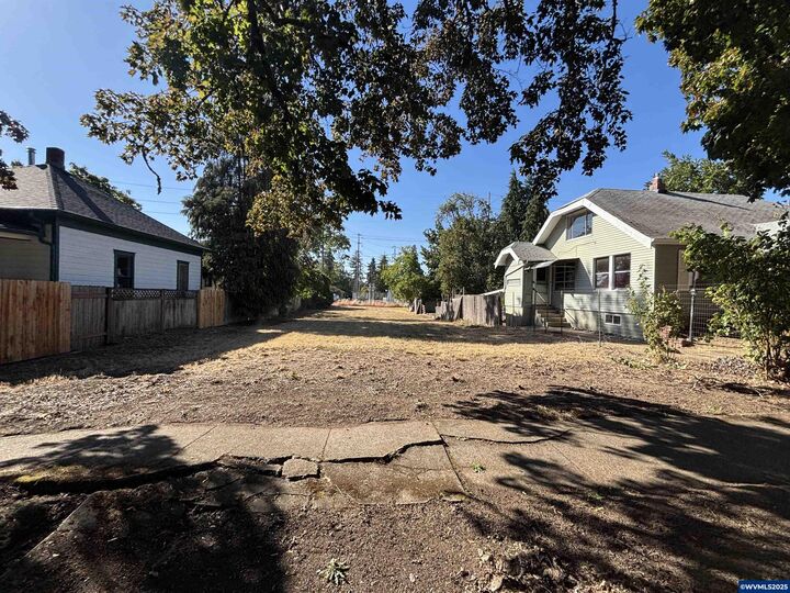 325 16th St SE  Salem OR 97301 photo