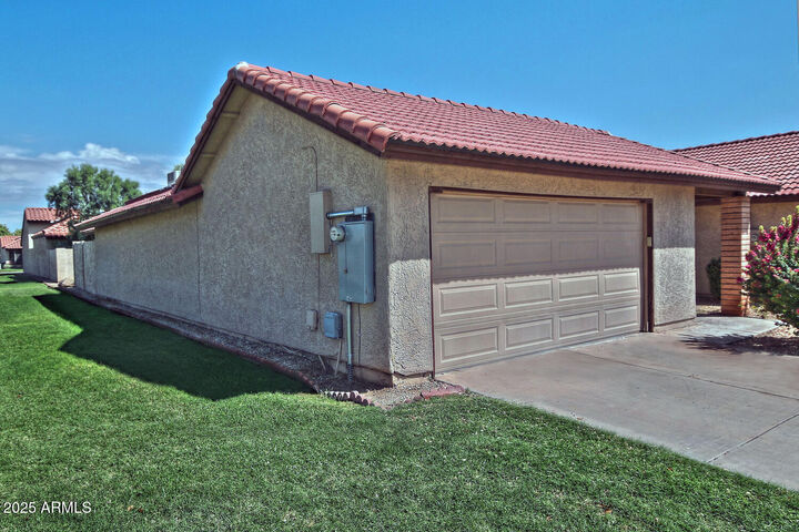 Property Photo:  5202 E Tamblo Drive  AZ 85044