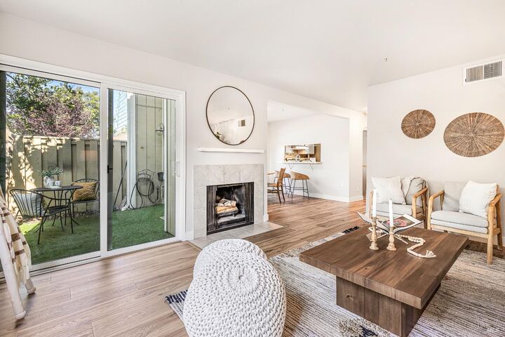 Property Photo: 2 Fielding Circle CA 94941