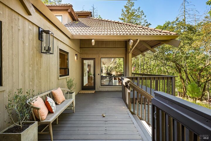 Property Photo:  865 White Oak Drive  CA 95409 
