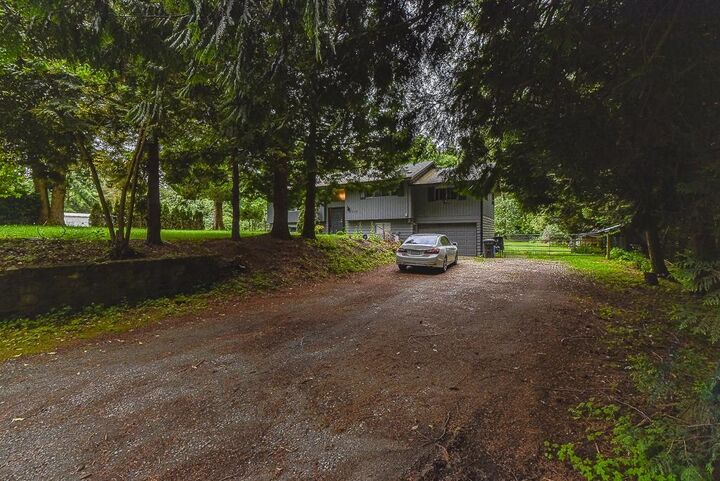 Photo de la propriété:  5505 248 Street  BC V2Z 2P1 