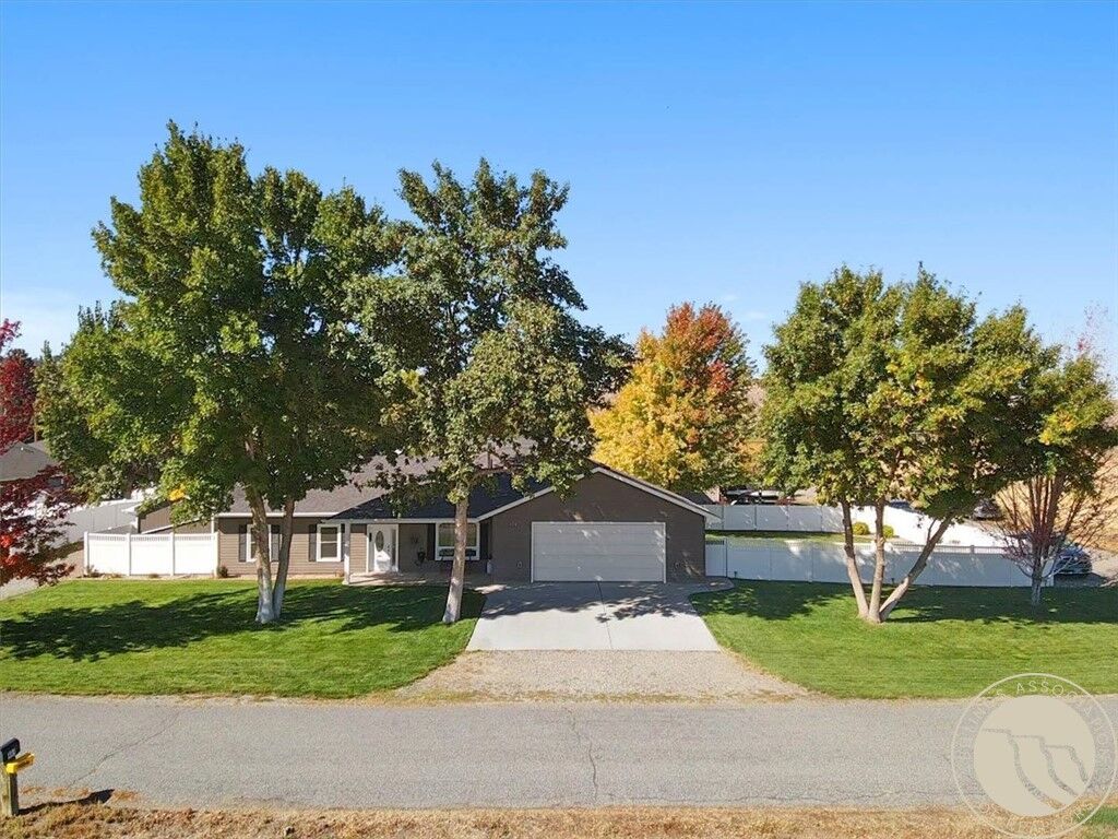 Property Photo:  321 4th Avenue SE  MT 59063