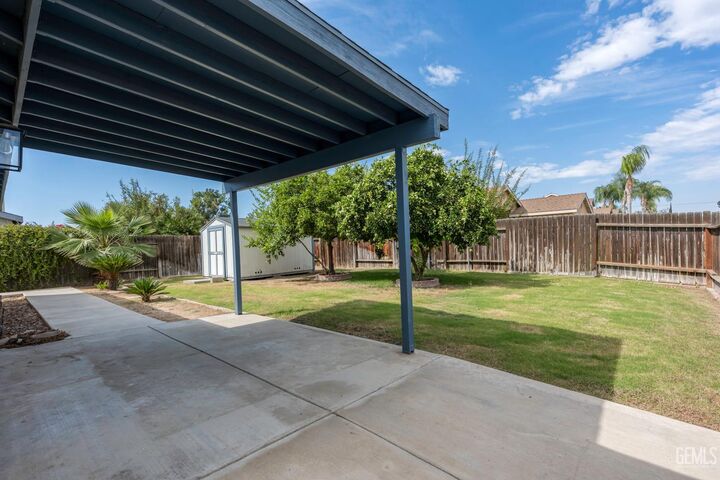 Property Photo:  5124 Canyon Peak Dr  CA 93307 