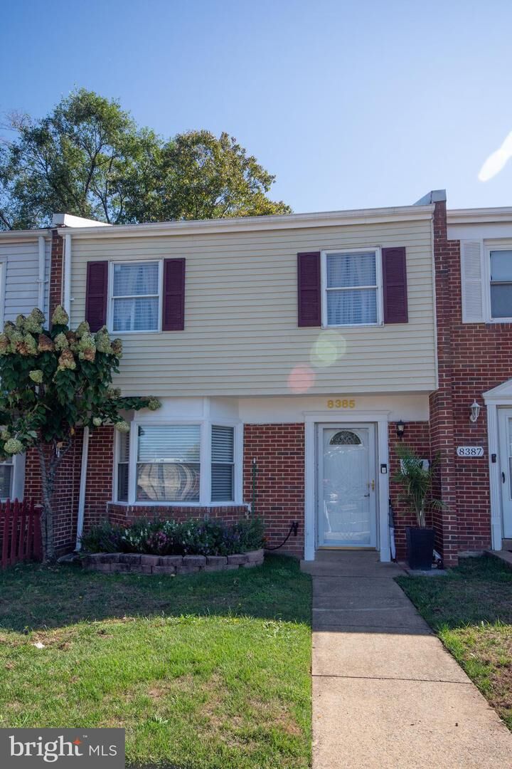 Property Photo: 8385 Irongate Way VA 20109