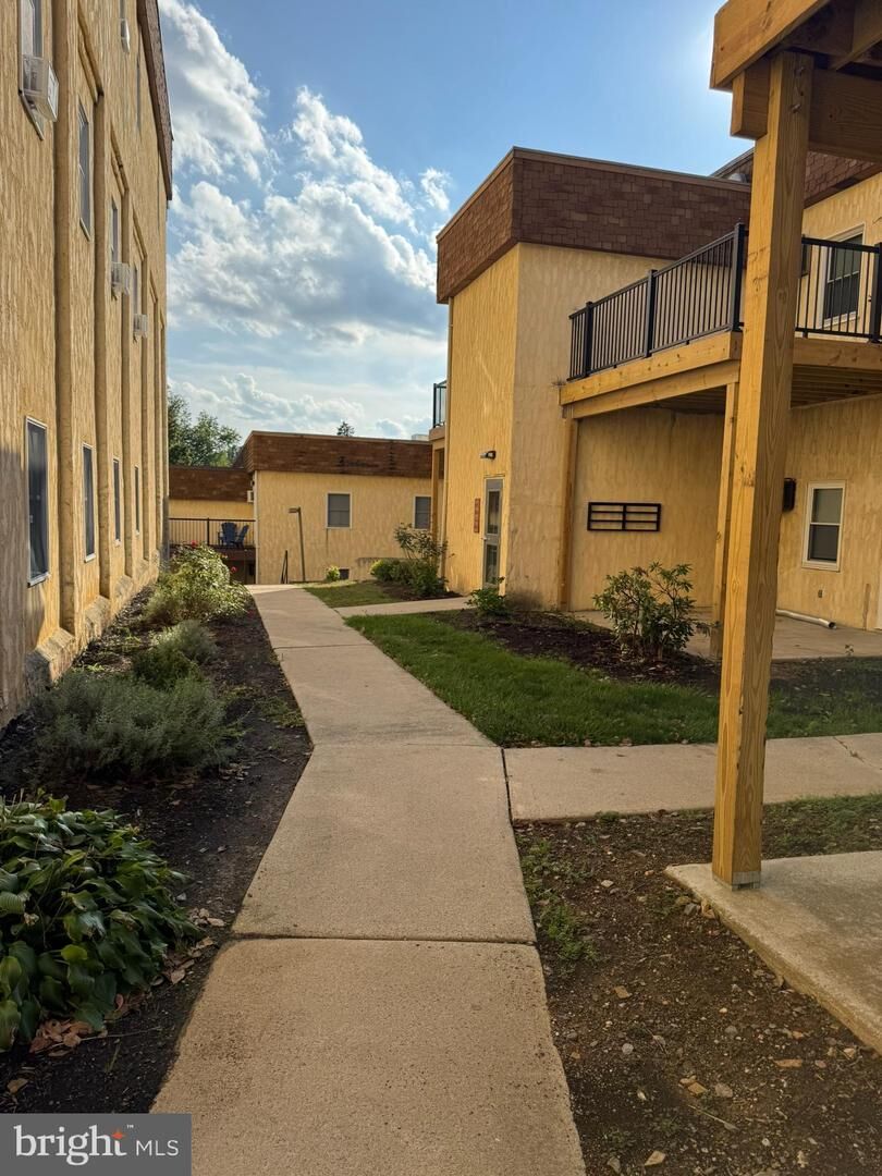 Property Photo:  286 W Second Street  PA 17268 