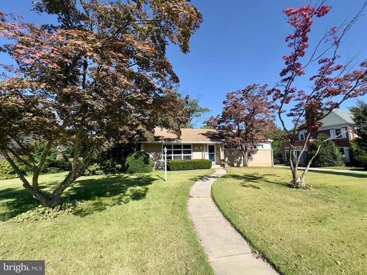 633 Country Club Road  York PA 17403 photo