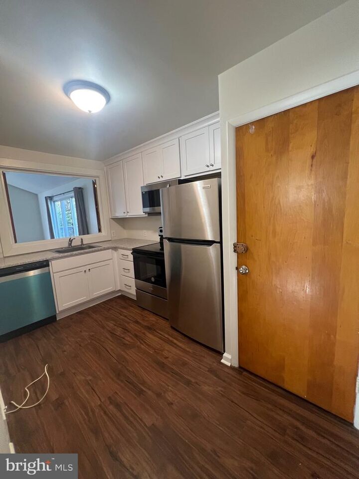 Property Photo:  10 Forest Avenue  PA 19090 