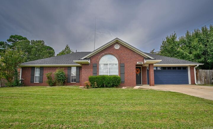 1701 Valley View Drive  Mena AR 71953 photo