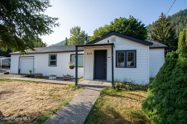Property Photo: 315 W Yellowstone Ave ID 83849