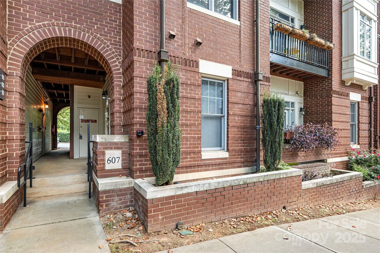 Property Photo:  613 Garden District Drive  NC 28202 