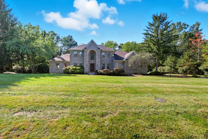 Property Photo:  1122 Black Horse Run  OH 45140 
